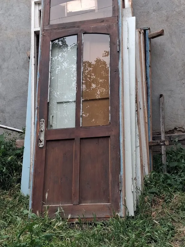 Старые двери продаются доставки нет будете забирать