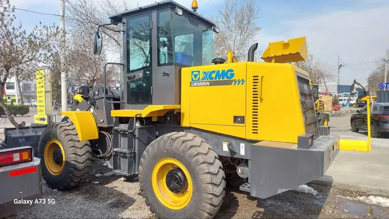 Yema Фронтальный погрузчик XCMG LW300KN 1.8 куб на складе — фото 6