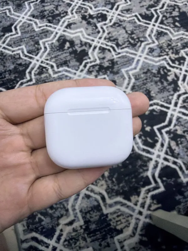 AirPods 4 с ANC оригинал (кейс + правый наушник) 2