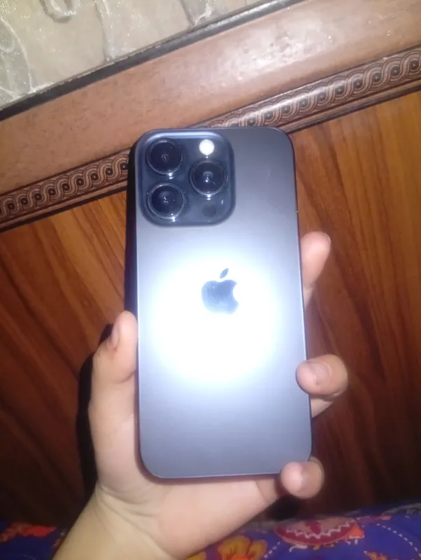 iPhone Pro 15 6