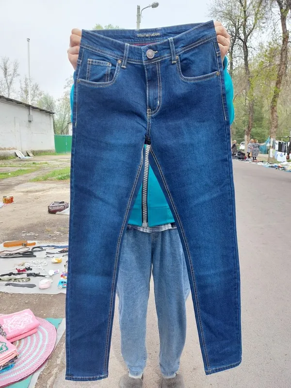 Продаются джинсы — фото 1