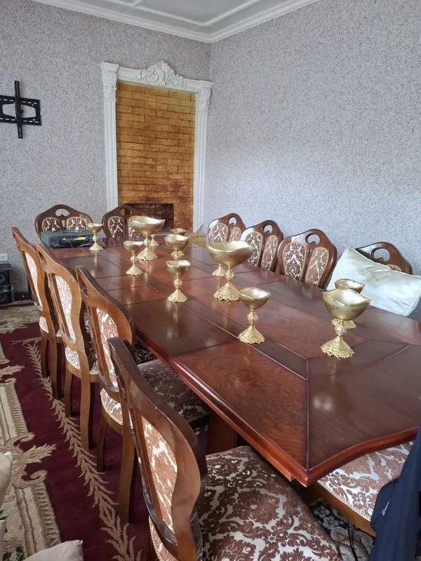 Продаётся стол и стул 1 Продаётся стол и стул 1