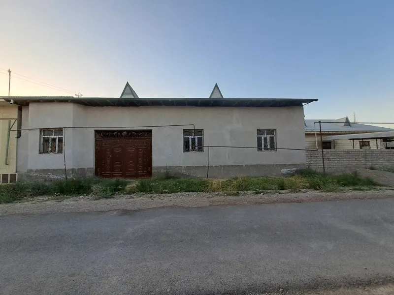 Участок Чиноз тумани марказида 3 Участок Чиноз тумани марказида 3