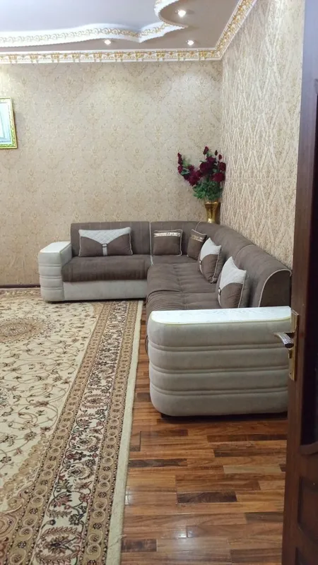 Уголок 1