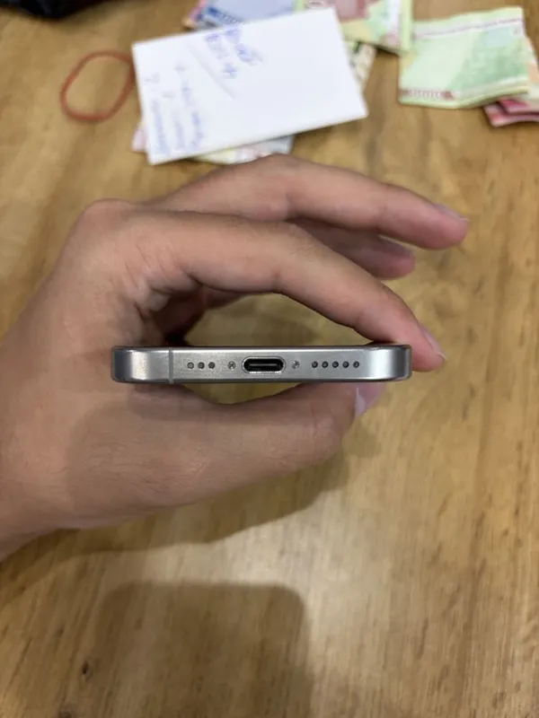 Iphone 15 pro 128gb Natural Titan E-sim 76% емкость 5