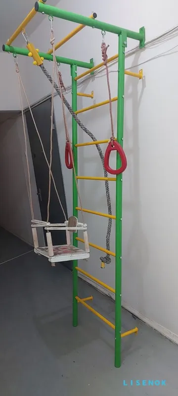 Шведская стенка турник