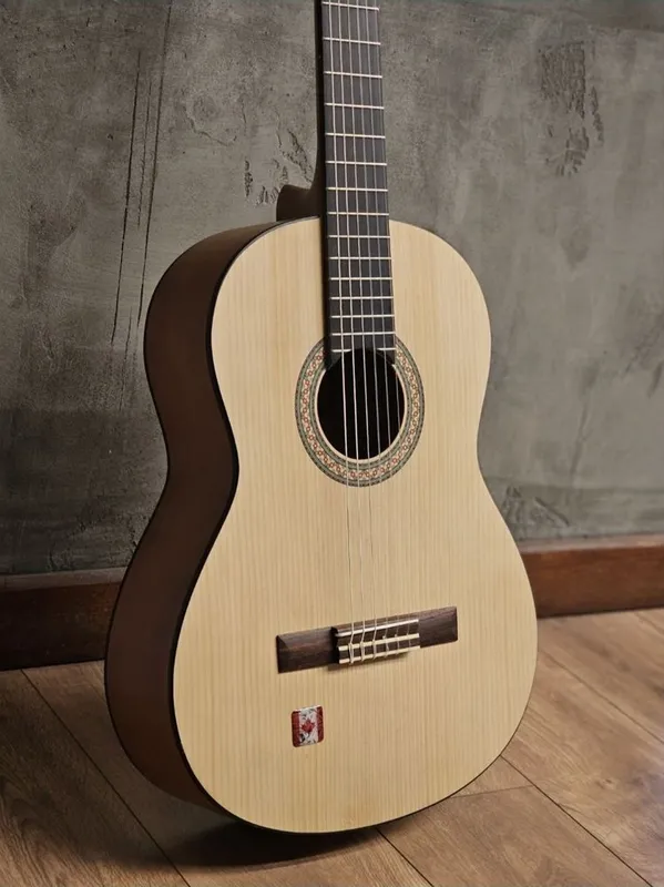 Классическая гитара Yamaha оригинал / Klassik gitara Yamaha original 1 Классическая гитара Yamaha оригинал / Klassik gitara Yamaha original 1