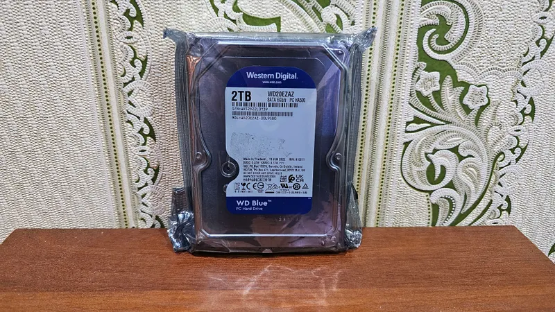 Western Digital WD Blue 2 TB qattiq disk
