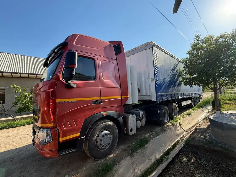 Фура сотилади комплект. Тягач SINOTRUK HOWO T7 Прицеп KRONE SD — фото 1