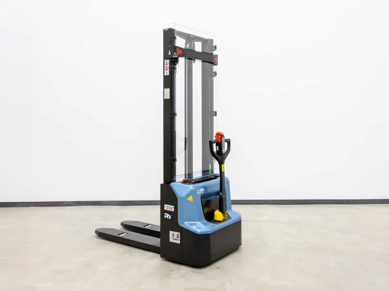 Штабелер электрический Royal Forklift 1 200 кг / штаблер / shtabler — фото 3 Штабелер электрический Royal Forklift 1 200 кг / штаблер / shtabler — фото 3