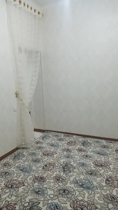 Гулистон . новостройка томонда янги люксовой дом 3 хонали 4- етажида