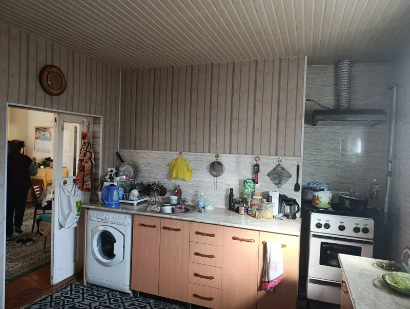 Продаю участок 10 соток большой дом угловой в центре — фото 6