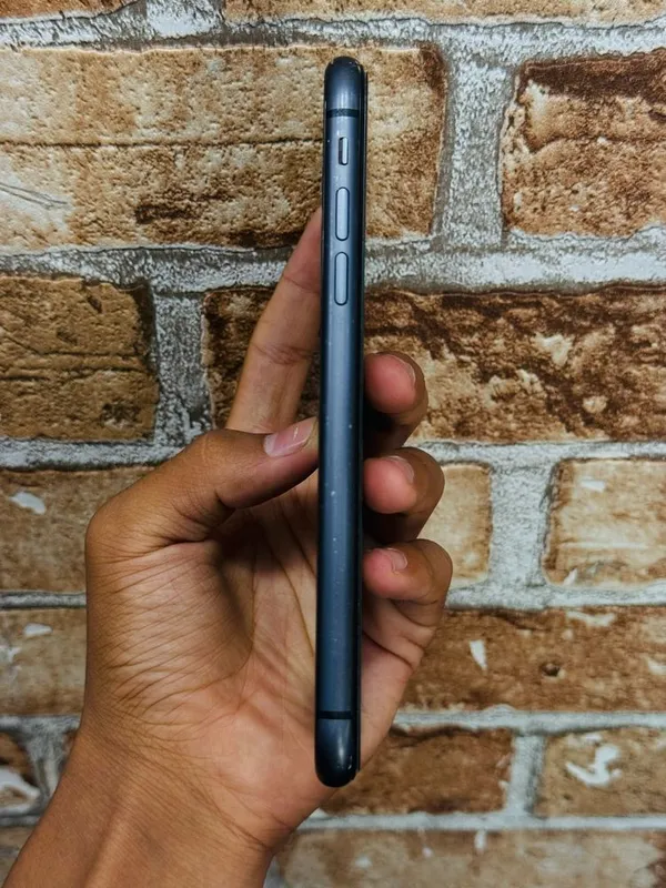 iPhone 11 3