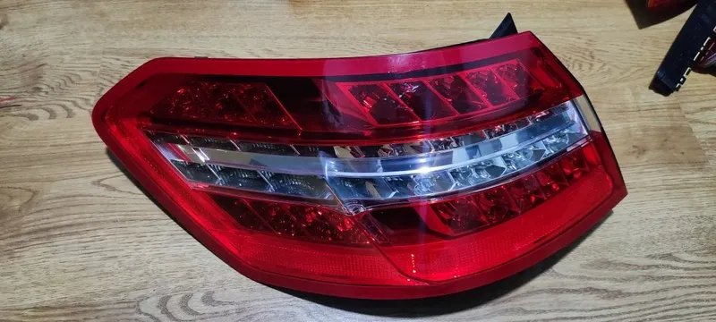 Задняя фара Mercedes Class 212 4 Задняя фара Mercedes Class 212 4