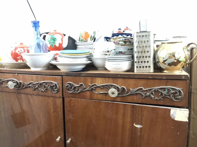 Продам посуду и тумбу — фото 3