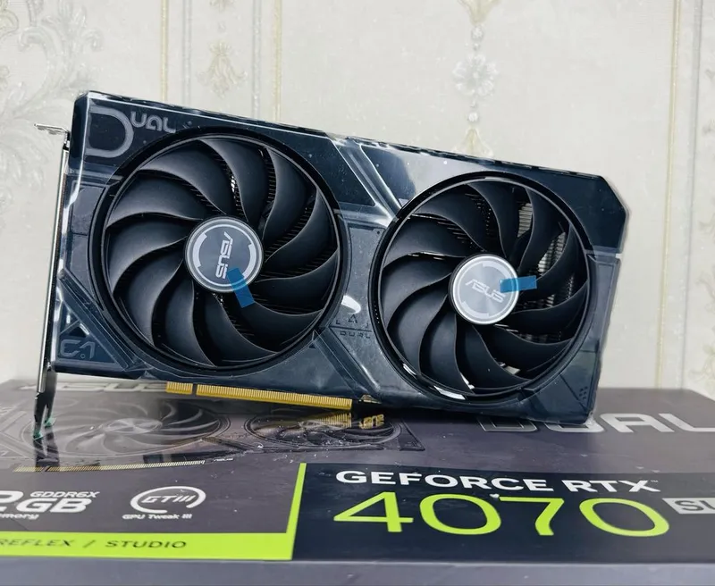 Asus GeForce RTX 4070 Super Dual OC 12 Gb, GDDR6X, 192 бит — фото 2