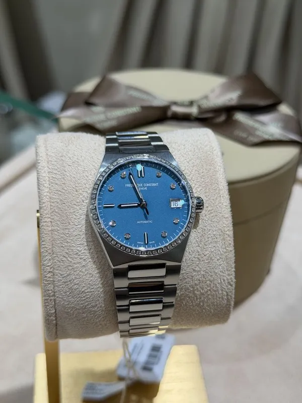 Женские часы Frederique Constant Highlife Automatic с бриллиантами 1 Женские часы Frederique Constant Highlife Automatic с бриллиантами 1