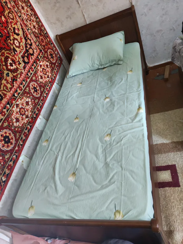 Yaxshi holatdagi komod va krovat sotiladi 2
