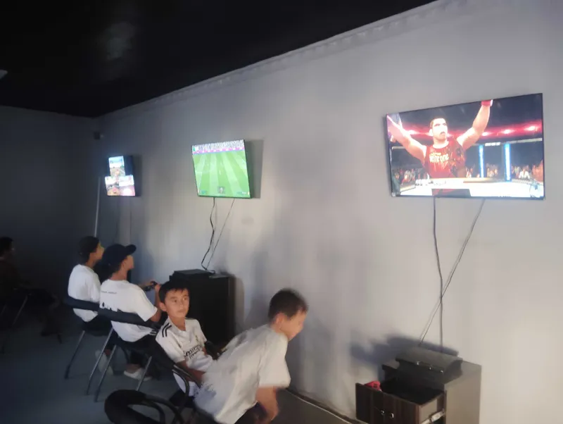 Playstation sotiladi komplekt