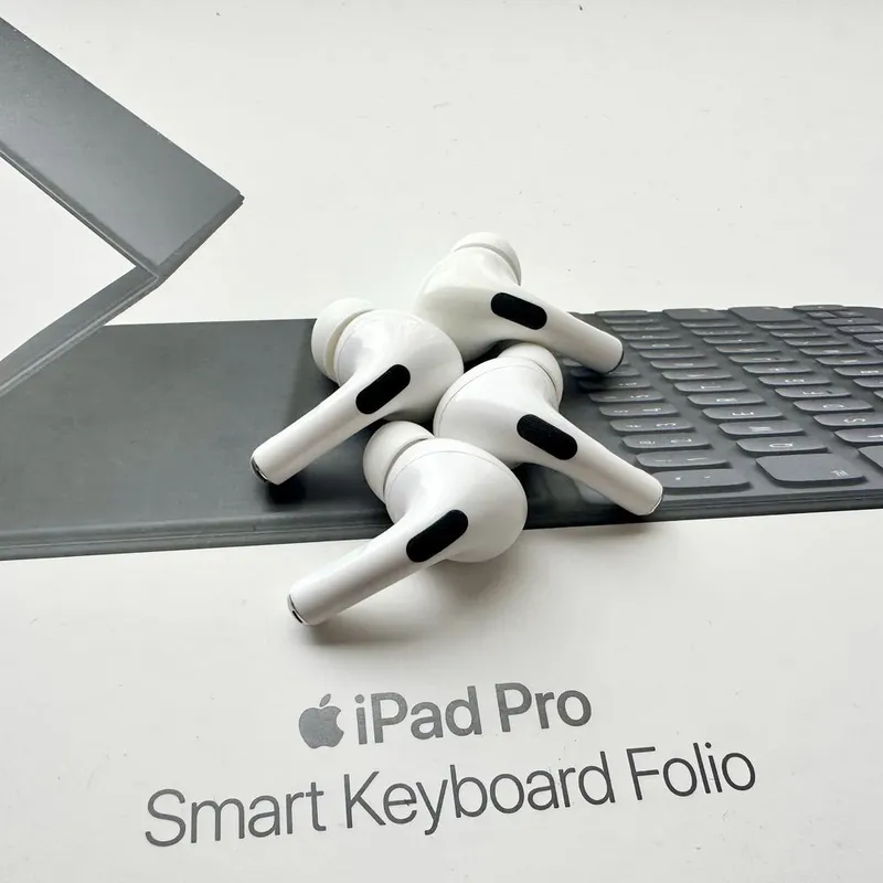 AirPods Pro Левый Правый Оргинал(A2083)(A2084) 1 AirPods Pro Левый Правый Оргинал(A2083)(A2084) 1