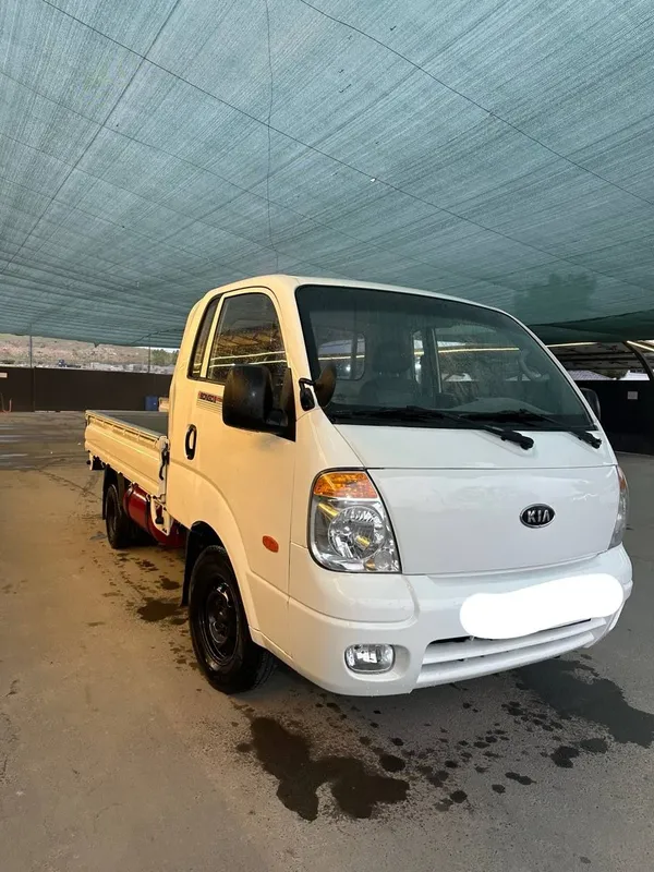 Kia bongo сотилади