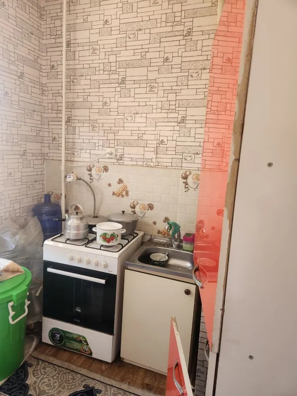 Yangi bozor yaqinida 23-maktab yonida 1-xona 5-etaj lift bor — фото 3