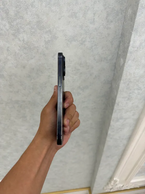 iPhone 15 Pro Max 4