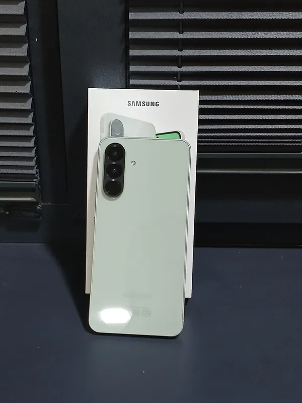 Samsung A56, память 8/128, работает идеально 5