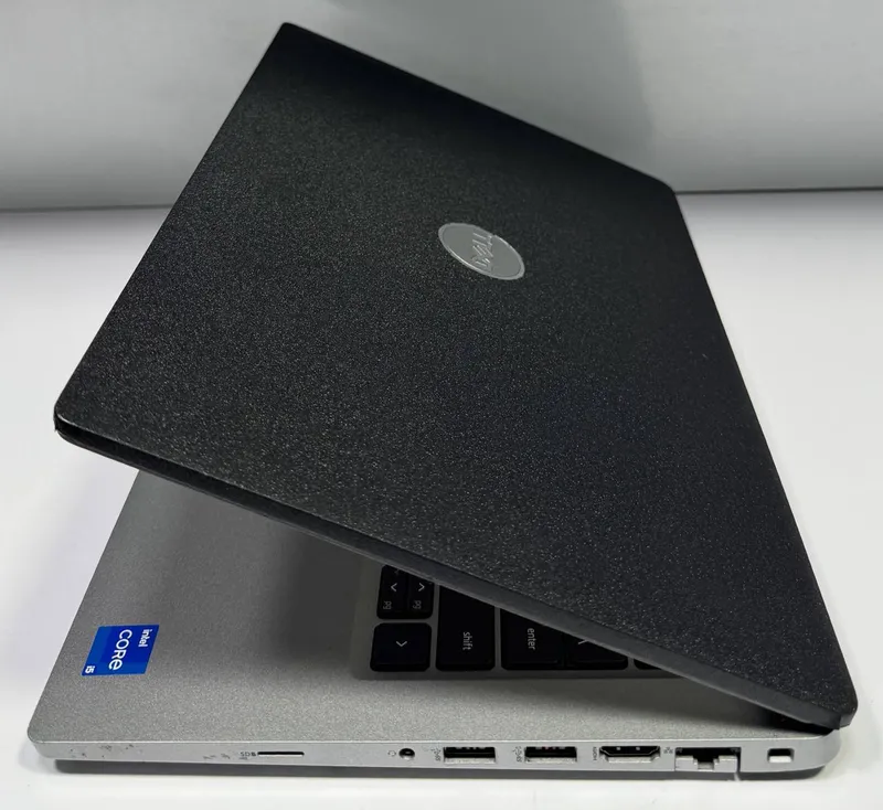 DELL noutbuki 4 DELL noutbuki 4