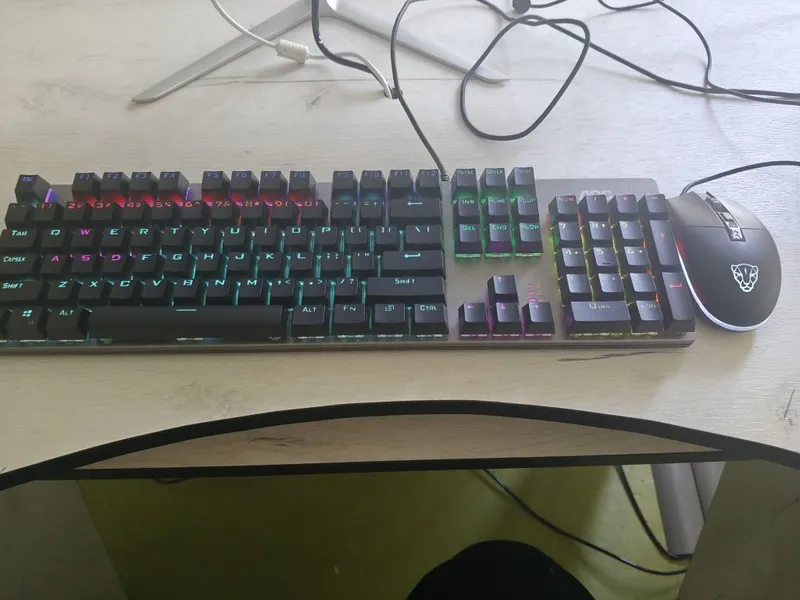 Игровой топовый сет клавиатура+мышка Игровой топовый сет клавиатура+мышка