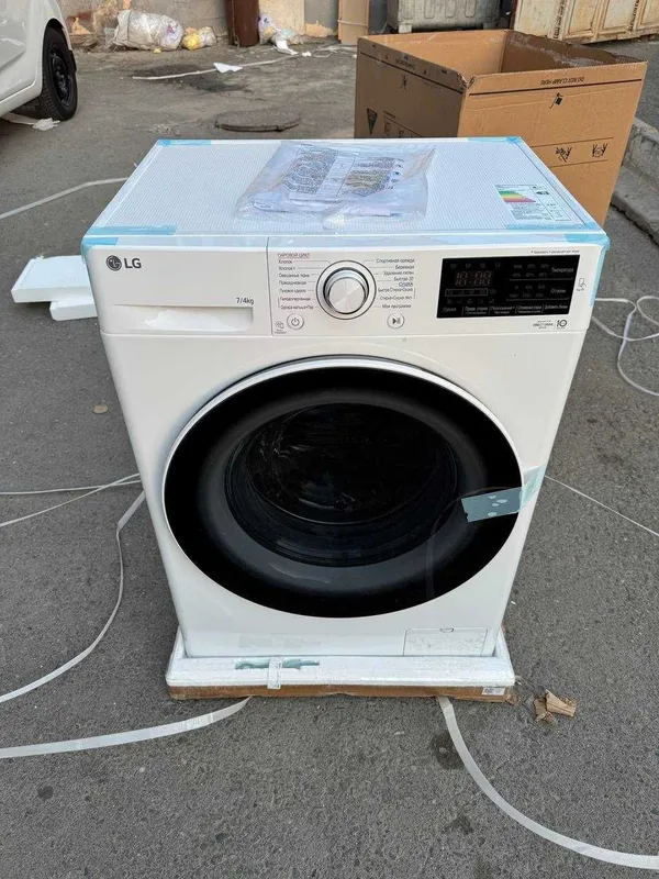 Стирально-сушильная машина LG 7/4 кг F2J6HG7W DD Inverter Steam