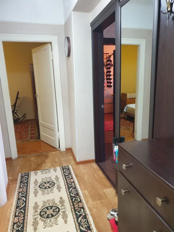 Продаётся просторная 3-комнатная квартира, 76 м², 2 балкона 5