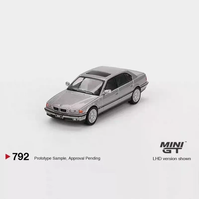 Коллекционные машинки Mini GT BMW M5, 750il, M3 — фото 1 Коллекционные машинки Mini GT BMW M5, 750il, M3 — фото 1