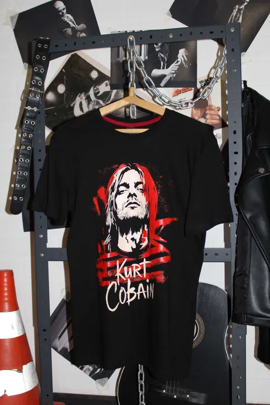 Футболки Nirvana РОК мерч размер Л 2 Футболки Nirvana РОК мерч размер Л 2