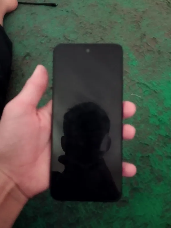 Telefon srochno sotiladi 6