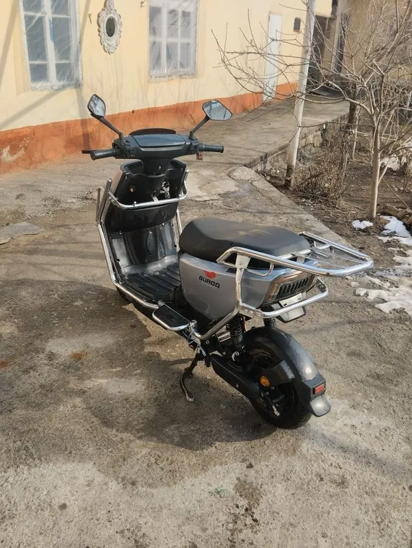 6 akumulatorli skuter