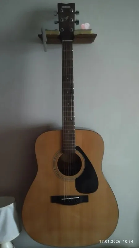 Акустическая гитара YAMAHA