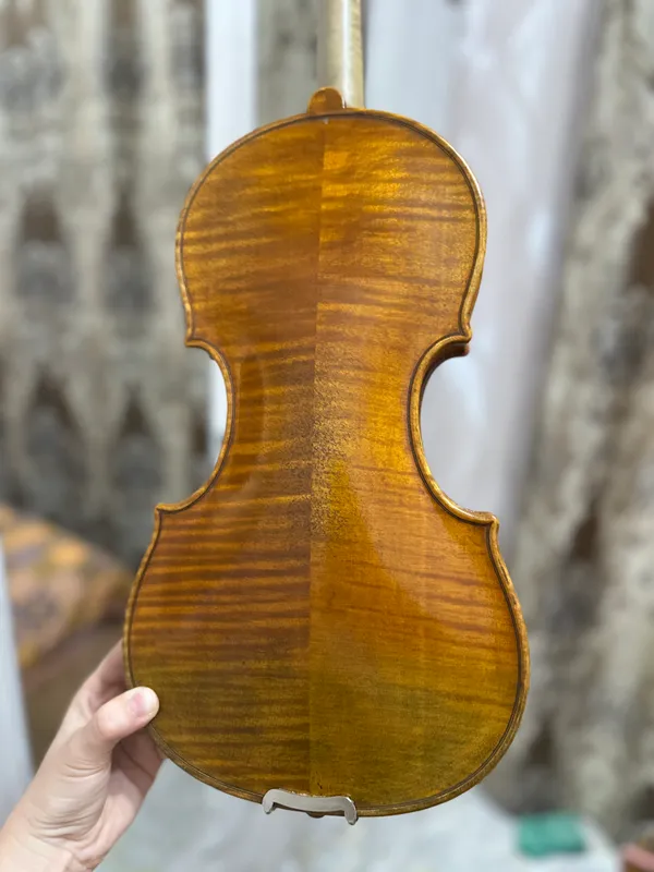 Italiyalik usta yasagan 4/4 Amati skripkasini sotaman 2