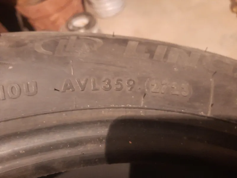 Продаются балоны б/у. 4 Продаются балоны б/у. 4