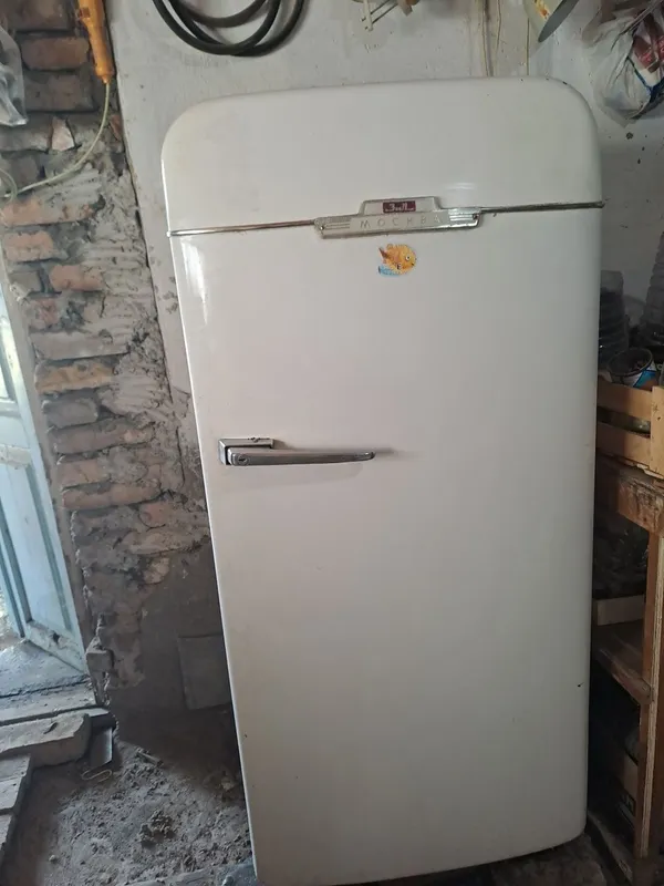 Холодильник Зил продаю срочна