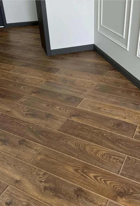 Tarket laminat piluntus nanivnoyva dekor plastik qoqamiza sifatli va i