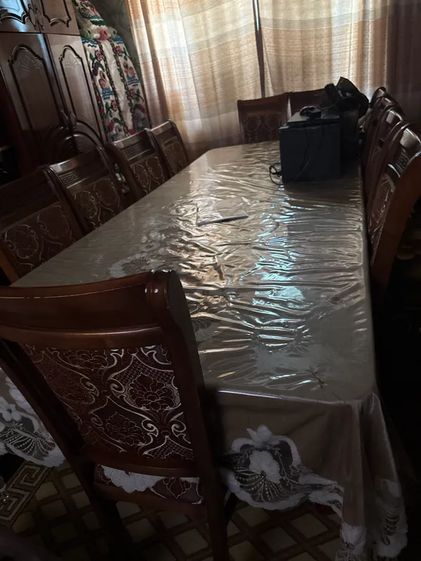 Продаются стол и стулья на 12 человек