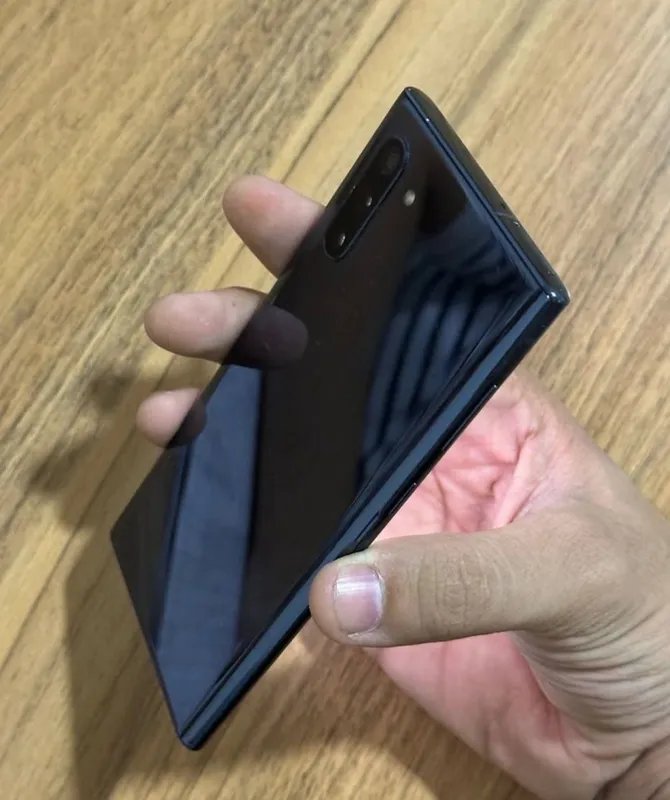 Продаётся SAMSUNG NOTE 10, состояние идеальное 3 Продаётся SAMSUNG NOTE 10, состояние идеальное 3