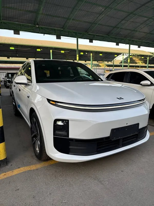 Lixiang L6 pro продается 2