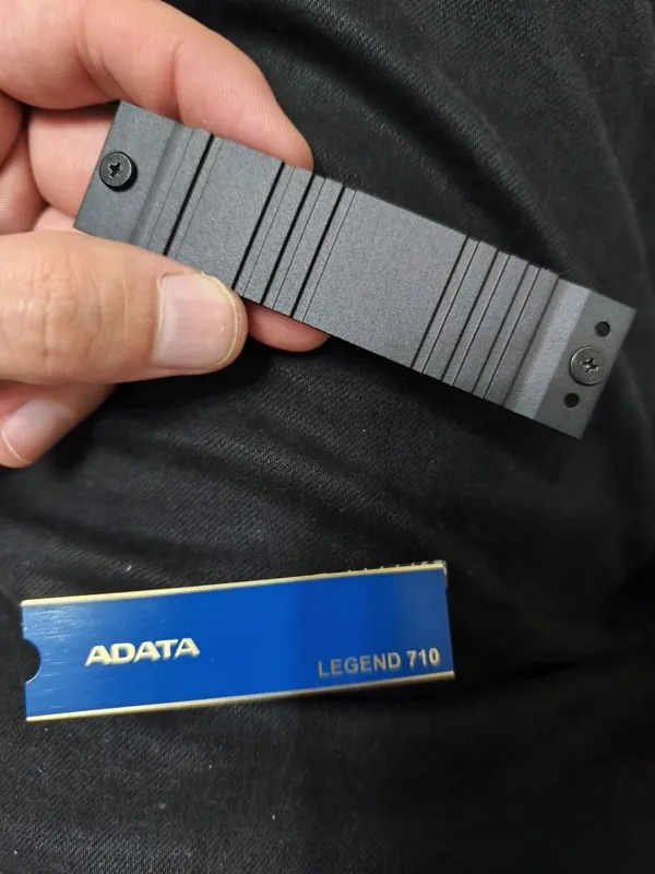 SSD 7chun Radiatorlar 3 dona 2 SSD 7chun Radiatorlar 3 dona 2