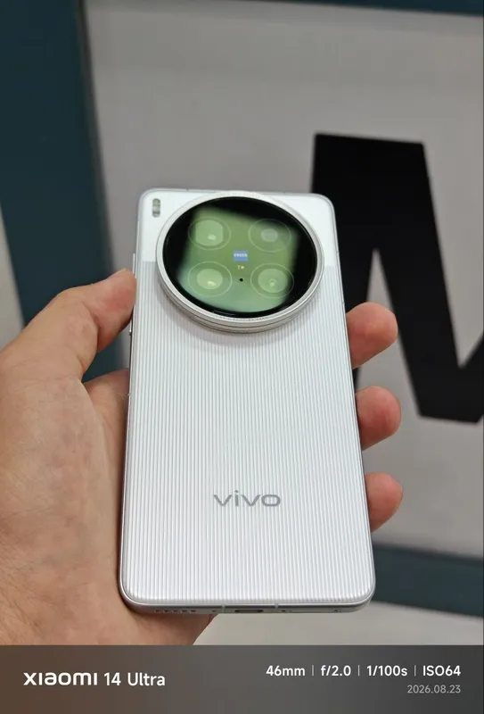Vivo X200 Ultra 16/512 100% Yomkst 2 Vivo X200 Ultra 16/512 100% Yomkst 2