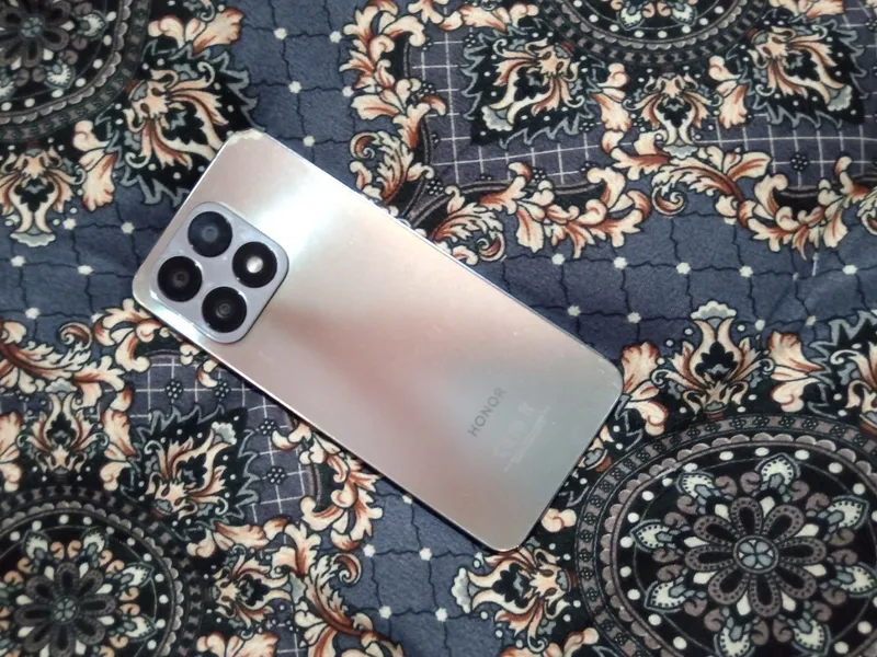 telefon xonar x8A narhi 1mln kami bor karobka yoq.