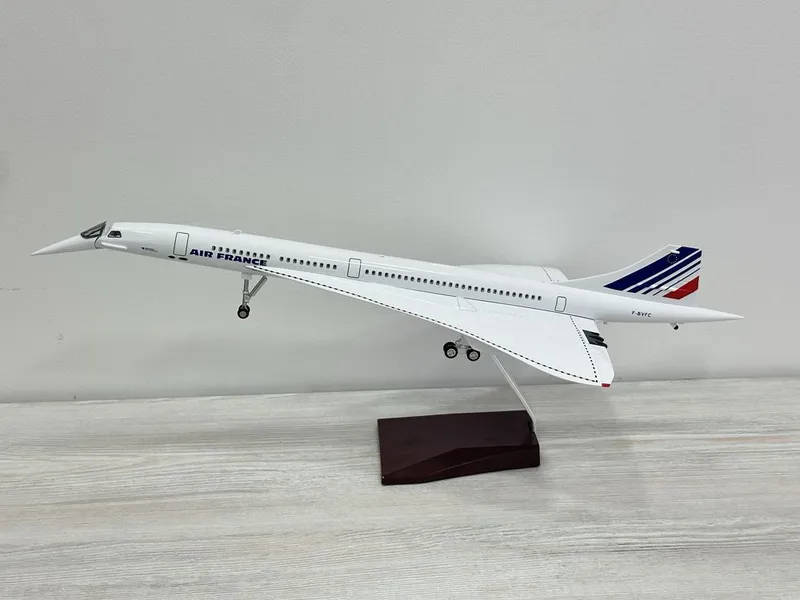 Самолет модель CONCORDE с подсветкой (отличный подарок) 5 Самолет модель CONCORDE с подсветкой (отличный подарок) 5