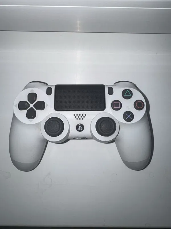 Джойстик на Плейстейшн 4 (PS 4) 1 Джойстик на Плейстейшн 4 (PS 4) 1