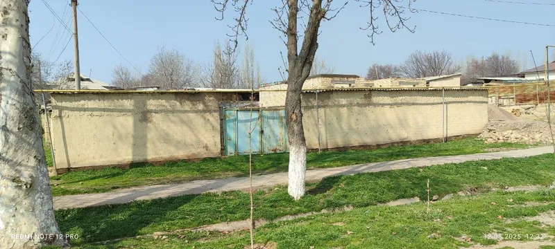 Srochna Ohangaron tumani Eyvalik MFY da joylashgan hovli uy sotiladi. — фото 1